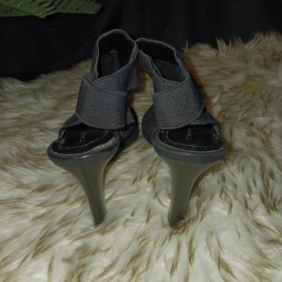 Tahari black suede booties sz 6 - Picture 5 of 5